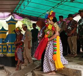 LOMBA PENGAGUNGAN DI PADUKUHAN KLEPU